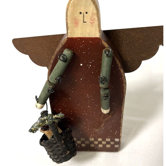 Set of 3 Wooden Folk Art Angels Primitive Christmas Holiday Decor Metal Wings - Picture 3 of 7